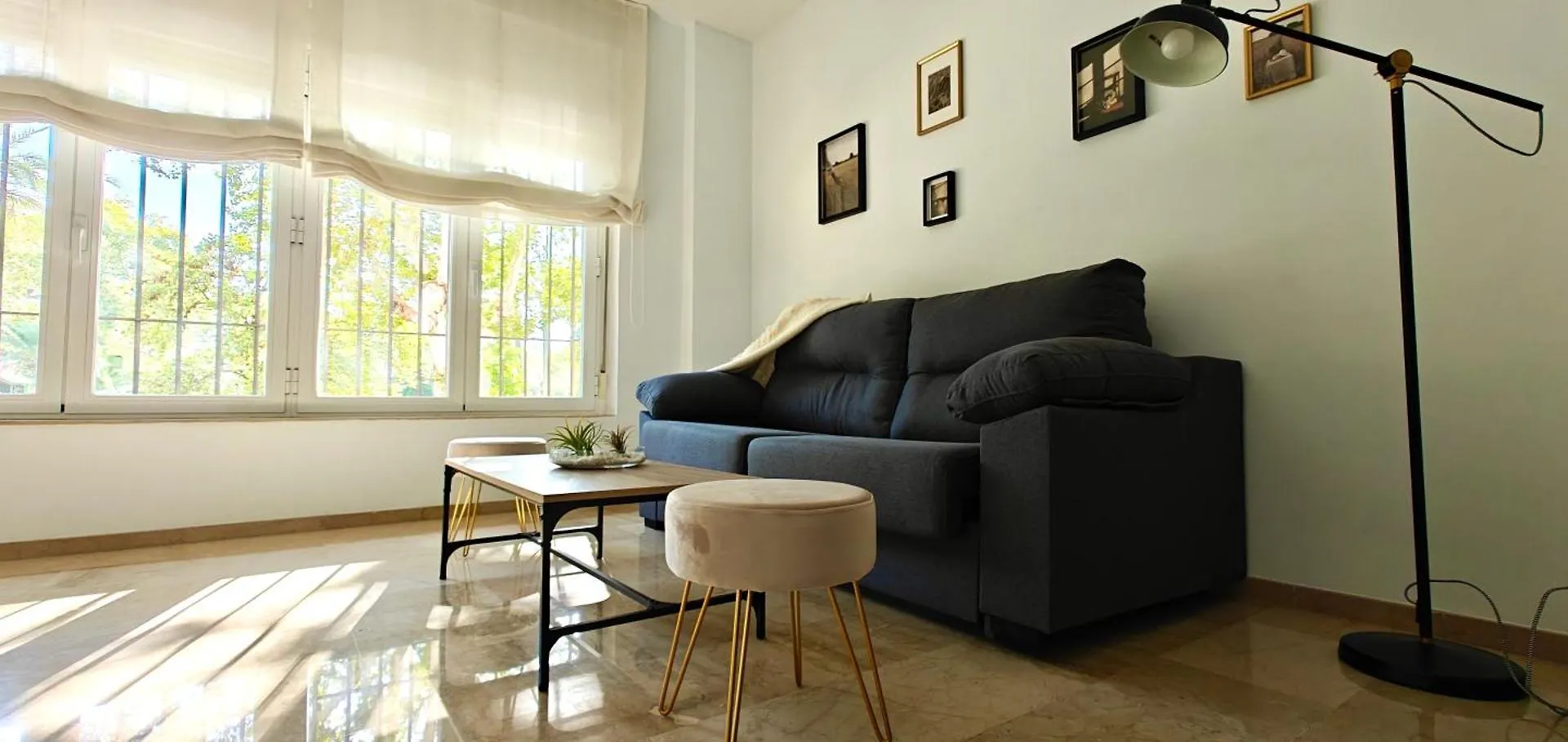 Suite Deluxe Puerta De Almodovar contacts
